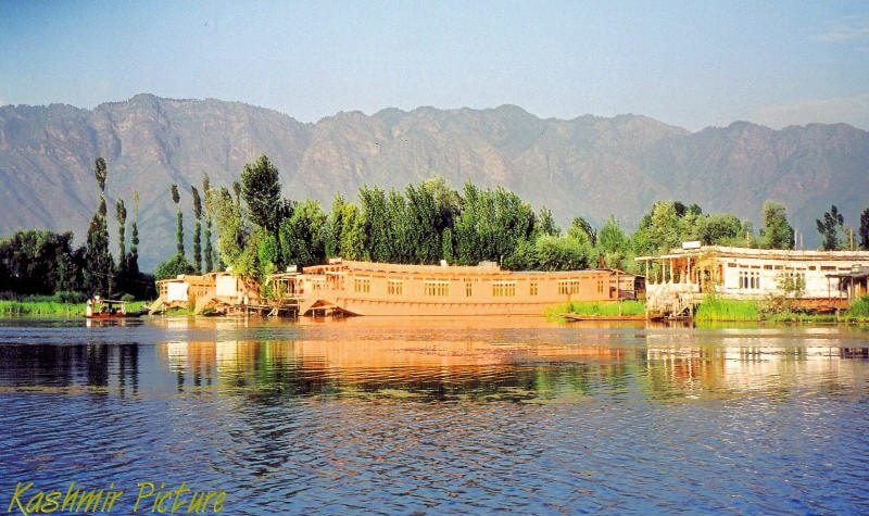Nigeen Lake